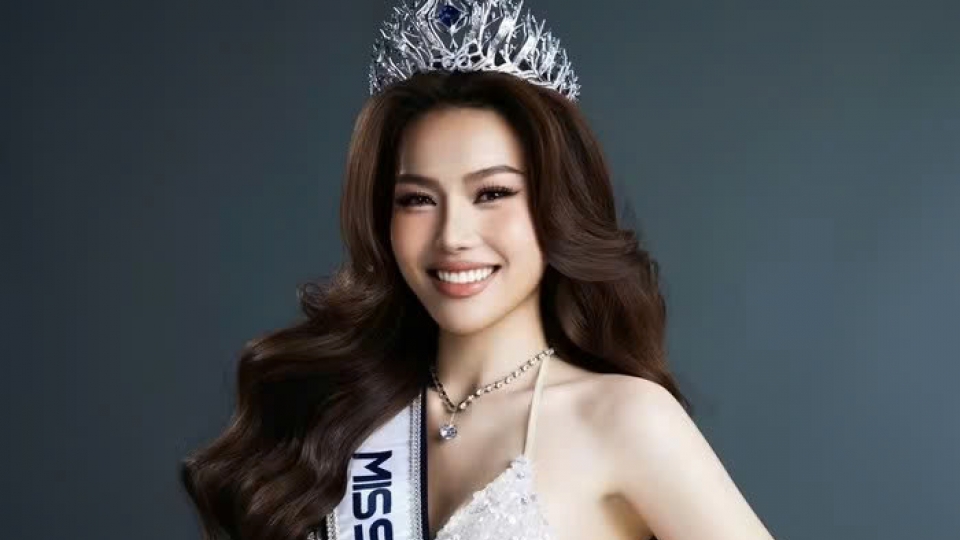 Miss Cosmo Vietnam.jpg