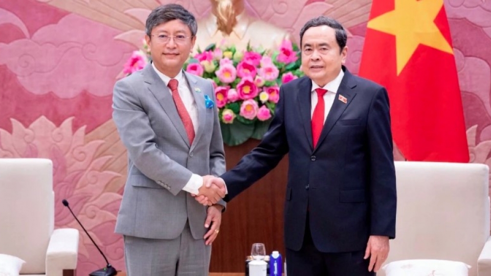 National Assembly Chairman Tran Thanh Man receives Indian Ambassador to Vietnam Tshering W. Sherpa pict 1.jpg
