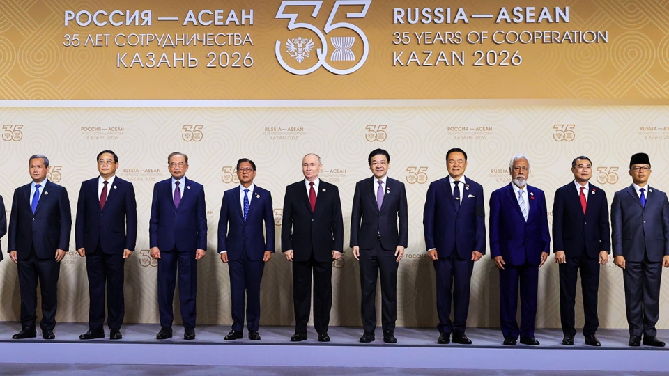 PM Le Minh Hung attends ASEAN-Russia Summit in Kazan.jpg