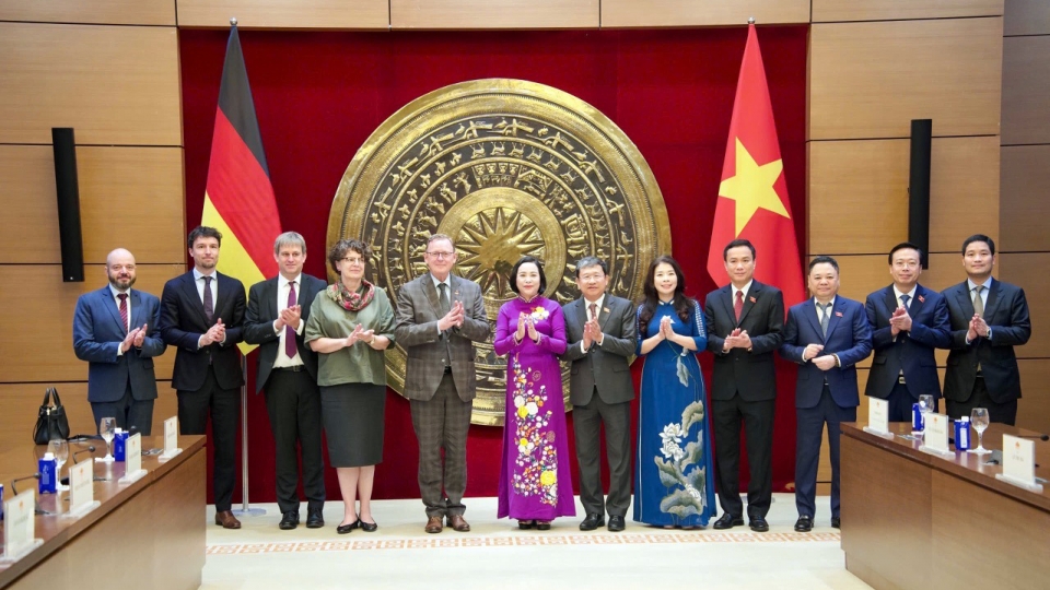 Vietnam - Germany  Nguyen Thi Thanh - Bodo Ramelow.jpg