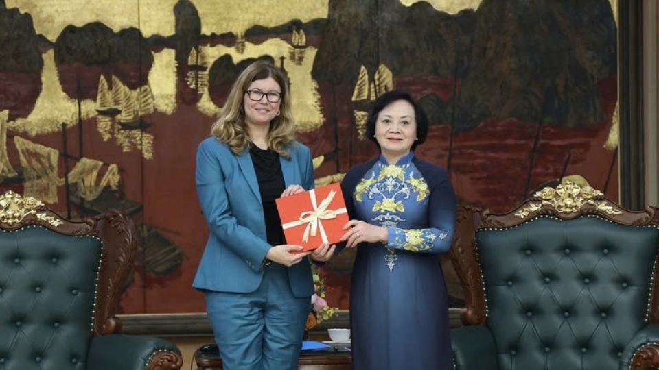 Vietnam - UNICEF cooperation - Pham Thi Thanh Tra - Silvia Danailov .jpg