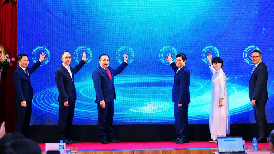 Vietnam debuts first national semiconductor chip prototyping centre 2 2.jpg