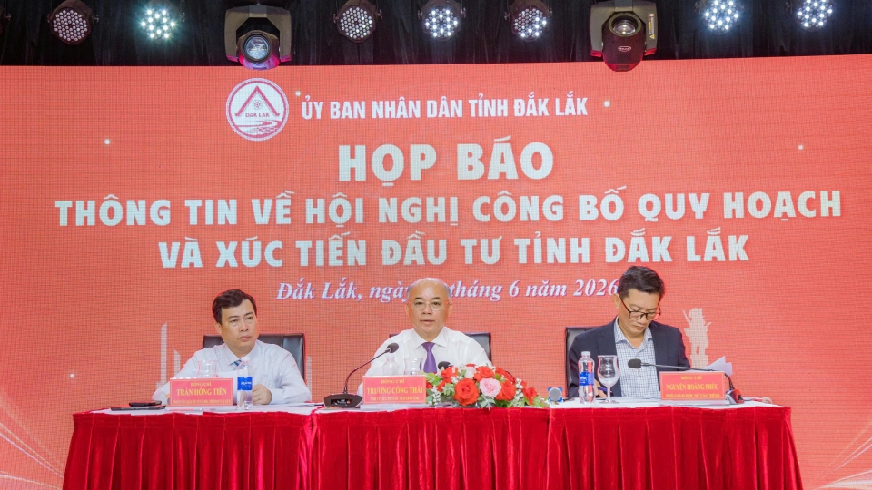 ban_chu_tri_.jpg