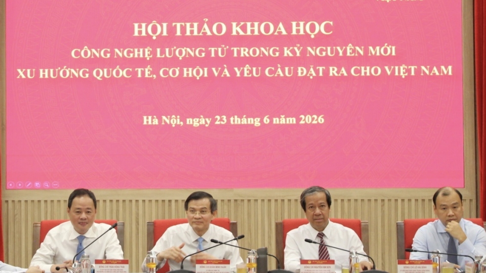 chu_tri_hoi_thao.jpg