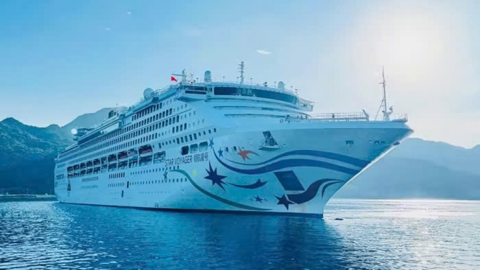cruise ship.jpg