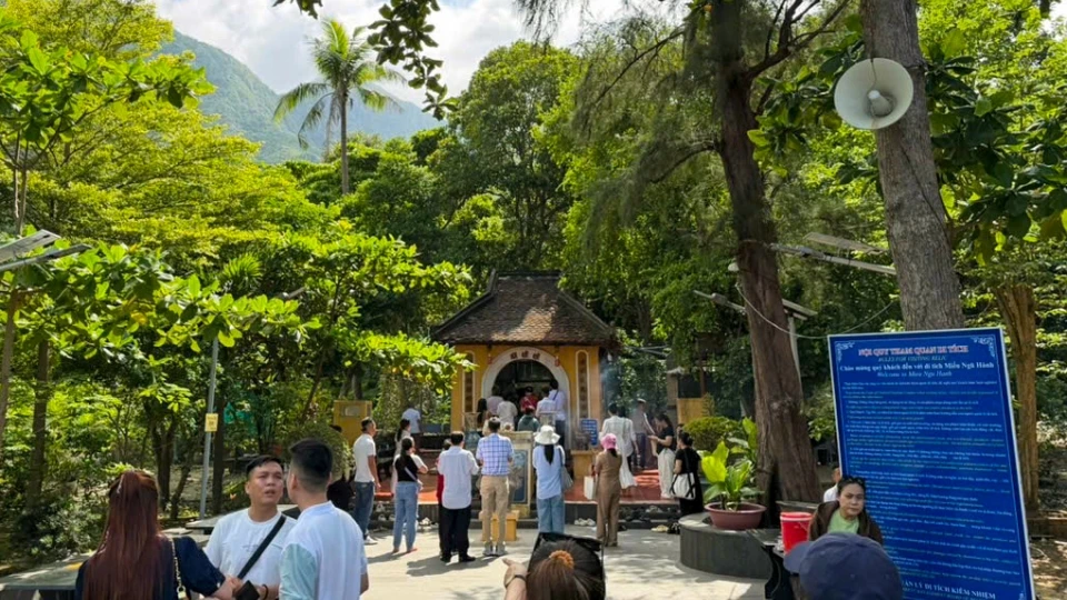 Miếu Ngũ Hành - điểm đến tâm linh bình yên giữa lòng Côn Đảo