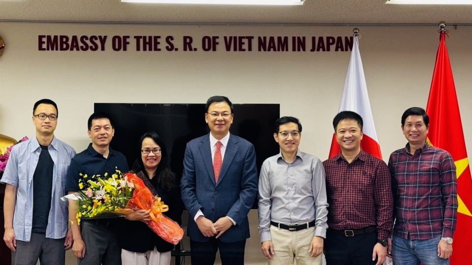 tru so dai su quan Viet Nam tai Nhat Ban, nha bao Viet Nam tai Nhat Ban, dai su Viet Nam tai Nhat Ban Pham Quang Hieu -vov.jpg