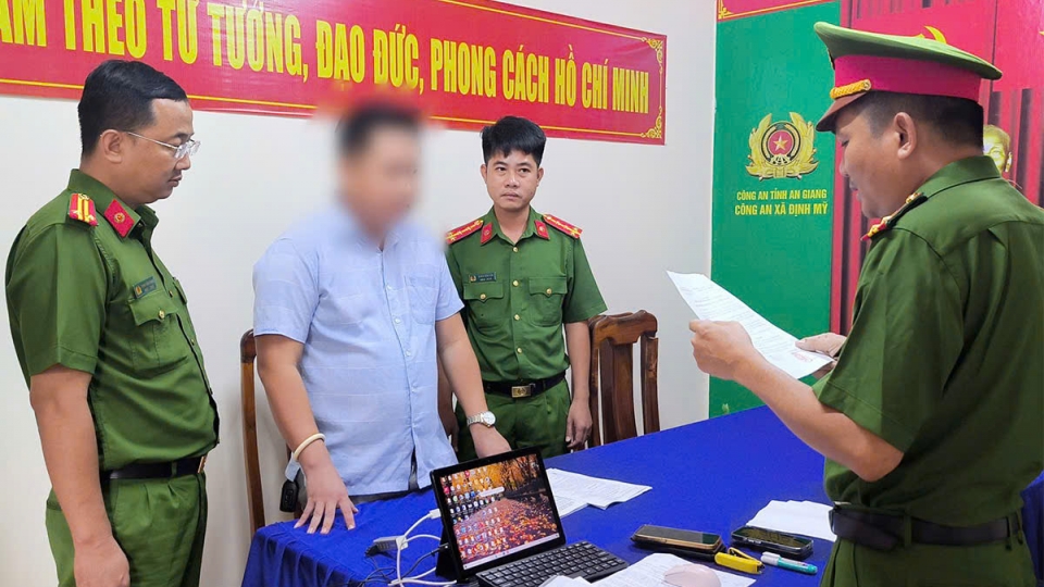 vov_cong_an_tinh_an_giang_vua_ra_quyet_dinh_khoi_to_vu_an_khoi_to_bi_can_va_lenh_bat_bi_can_de_tam_giam_doi_voi_nguyen_phuoc_hau.jpg