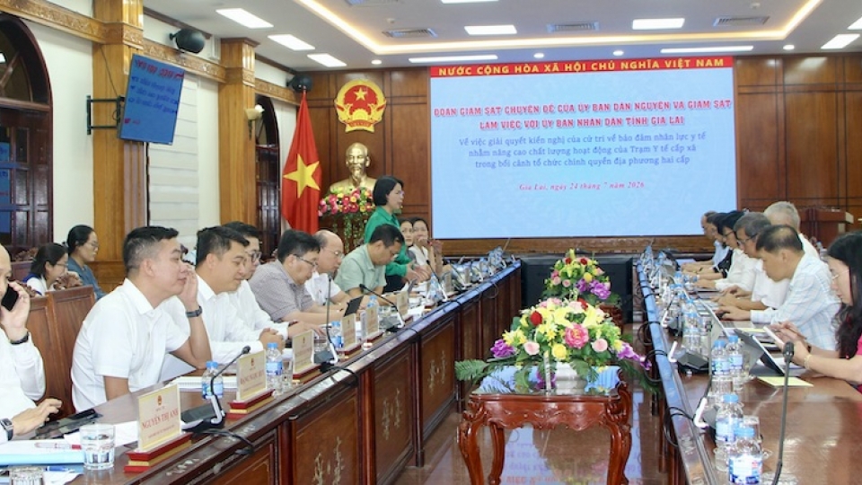 24-7-gia-lai-no-luc-thao-go-kho-khan-nhan-luc-ho-y-te-co-so-anh-1.jpeg