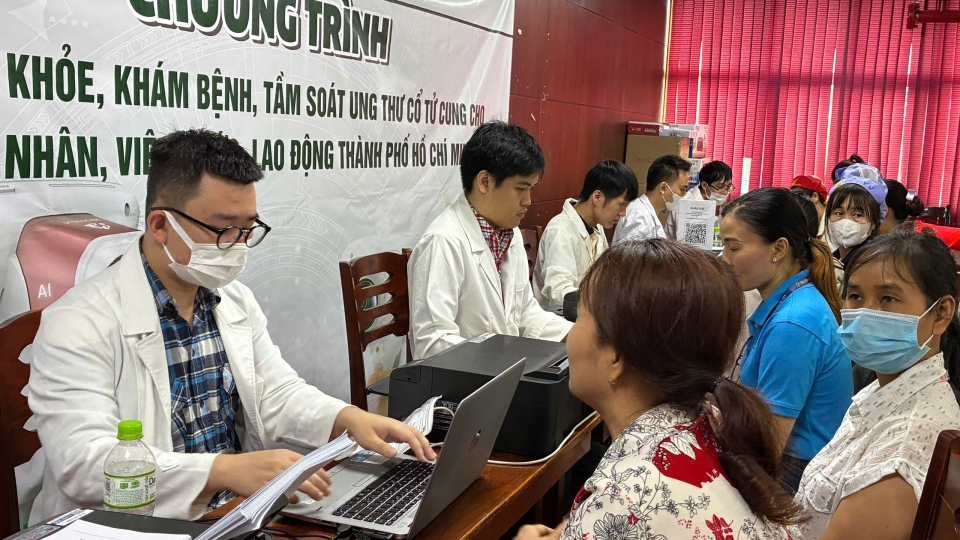 Khám sức khỏe.jpg