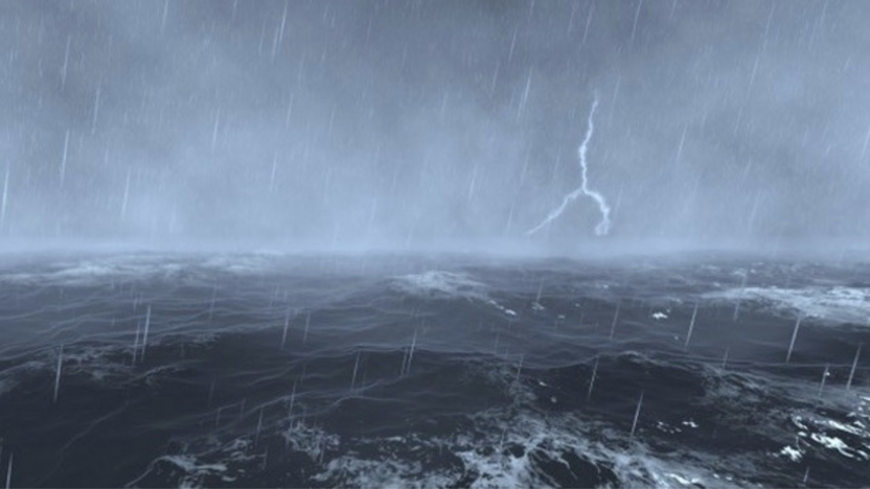 Low-pressure area over East Sea may strengthen into tropical depression.jpg