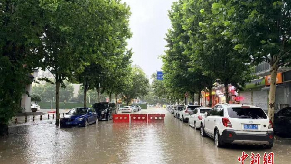 Nước ngập do mưa lớn ở thành phố Vũ Hán, tỉnh Hồ Bắc ngày 19_6_2026. Ảnh_ China News.jpg
