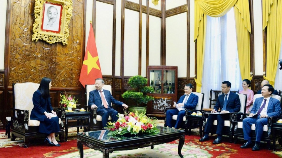 Party General Secretary and State President To Lam and newly appointed US Ambassador Jennifer Wicks.jpg