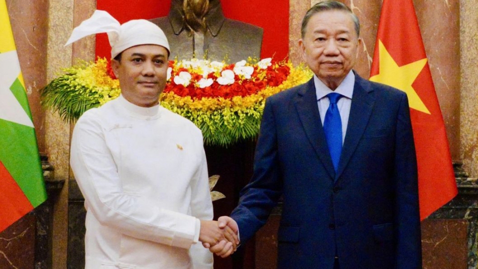 To Lam and Myanmar Ambassador Wai Linn 1.jpg