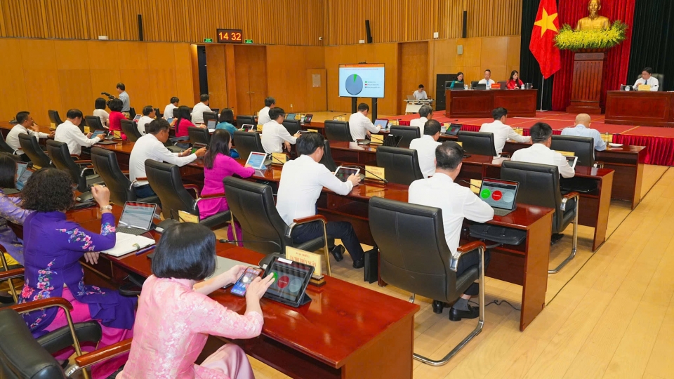 _hdnd-thanh-pho-hai-phong-khoa-xvii-be-mac-ky-hop-thu-3-thong-qua-24-nghi-quyet-quan-trong.jpg