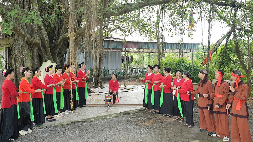 Nghệ thuật hát trống quân Phúc Lâm: Nhịp trống quân “giữ lửa” hồn quê Bắc Bộ