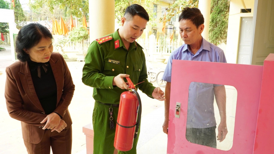 bau-cu-phuong-phan-dinh-phung-thai-nguyen6.jpg