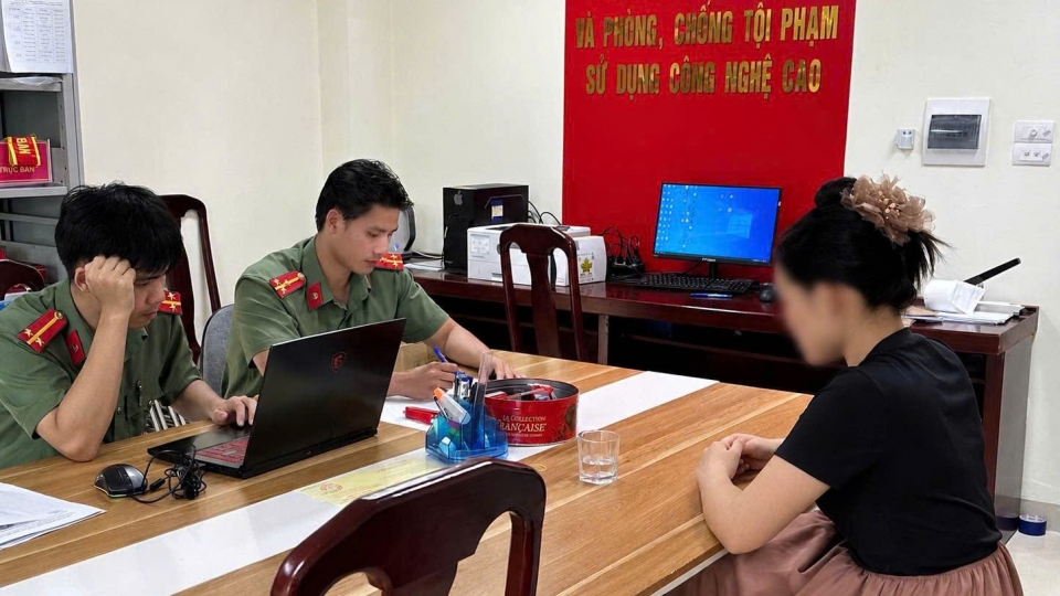can-bo-phong-an-ninh-mang-va-phong-chong-toi-pham-su-dung-cong-nghe-cao-lam-viec-voi-nguoi-vi-pham.-ok.jpg
