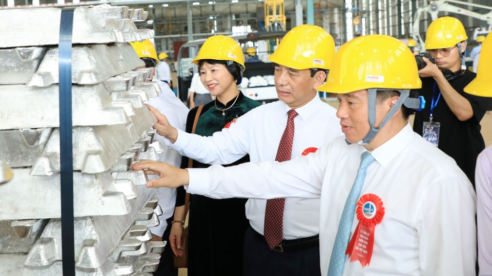 cong-bo-san-pham-nhom-thoi-dau-tien-sx-tai-vn-5.jpg