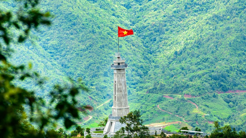 cot-co-a-pa-chai-la-cong-trinh-mang-y-nghia-thieng-lieng-khang-dinh-chu-quyen-cua-viet-nam-o-mien-dat-cuc-tay.jpeg