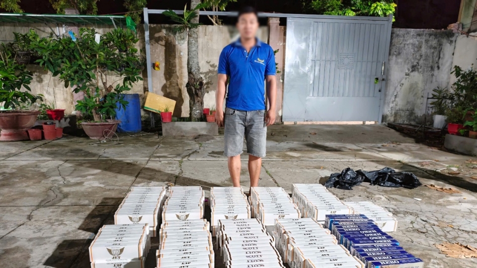 doi_tuong_v.t.d._cung_tang_vat-_anh_cong_an_thanh_pho_can_tho.jpeg