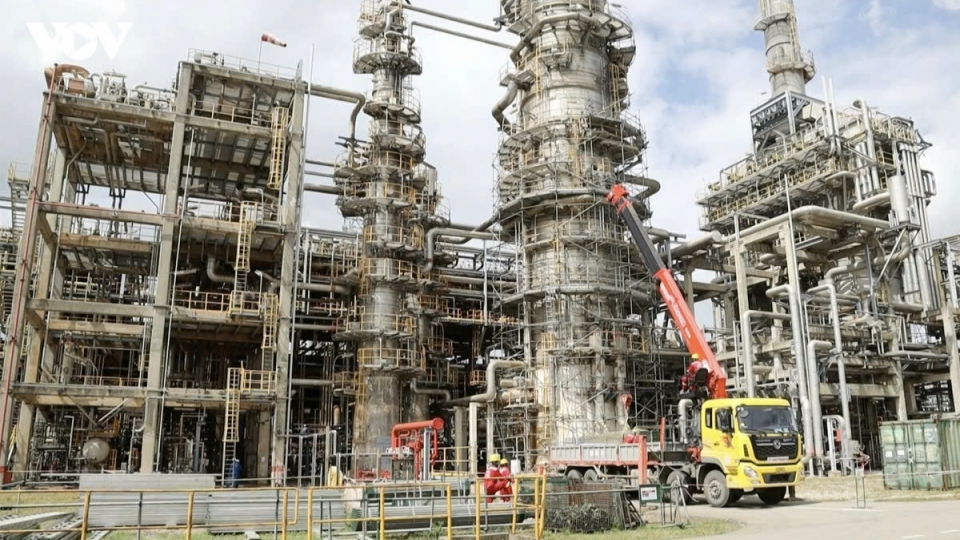 dung-quat-refinery-runs-above-design-capacity-as-expansion-project-advances.jpg