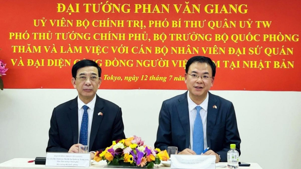 general-phan-van-giang-defence-minister-visits-japan-1.jpg