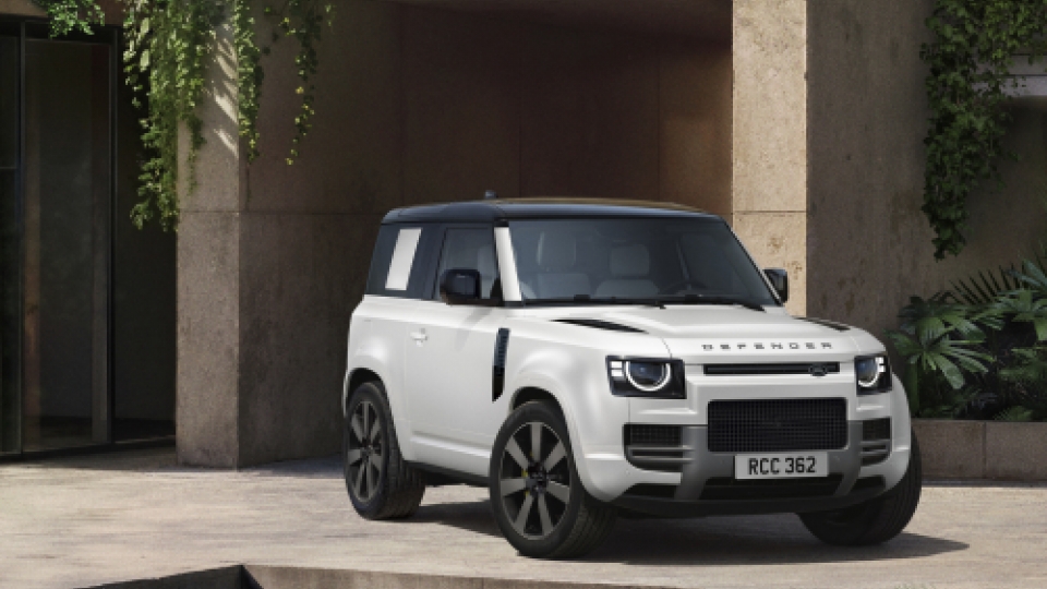 land-rover-defender-1-9.jpg
