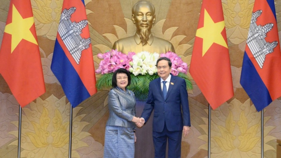 national-assembly-chairman-tran-thanh-man-and-his-cambodian-counterpart-samdech-khuon-sudary.jpg