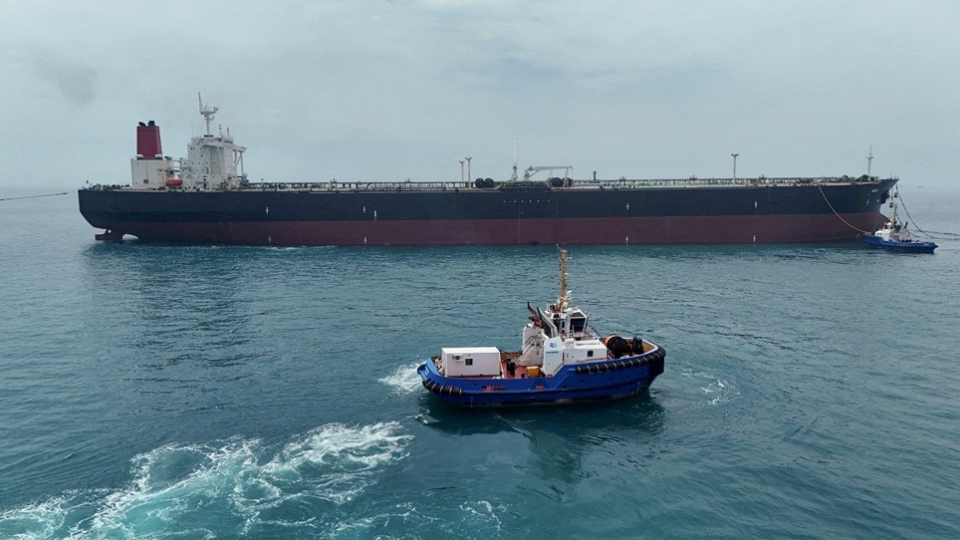 ong-trump-tuyen-bo-my-se-thu-phi-doi-voi-hang-hoa-qua-eo-bien-hormuz-reuters.jpg