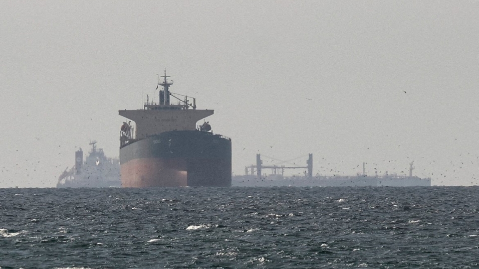 tau_hang_gan_hormuz.jpg