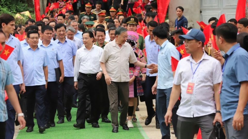 Party and State leader attends All People's Day for National Security Protection