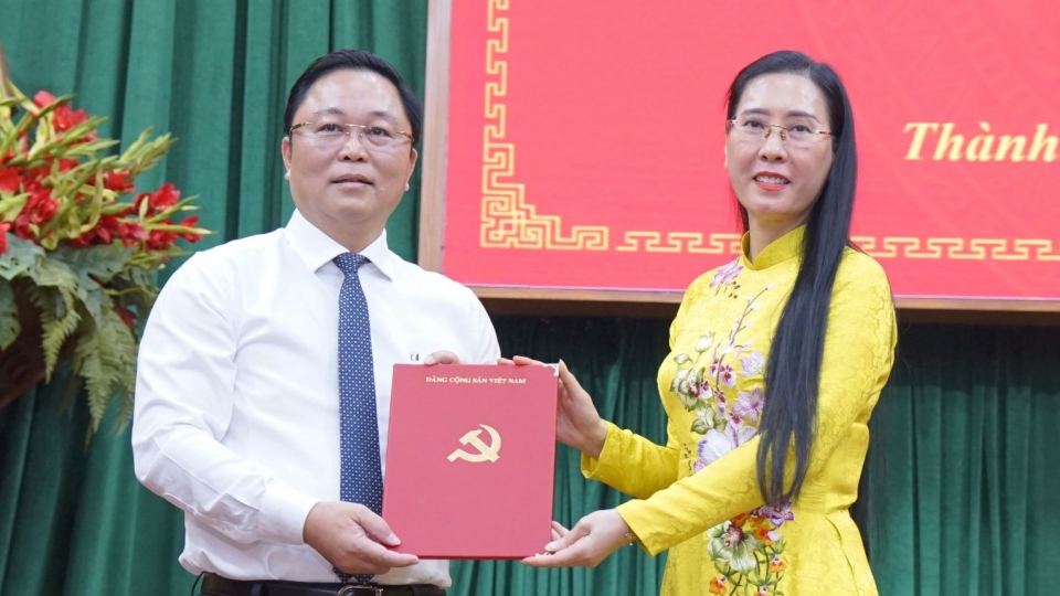 trao-quyet-dinh-1.jpg