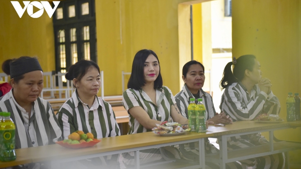 tu-nhan-nu.jpg