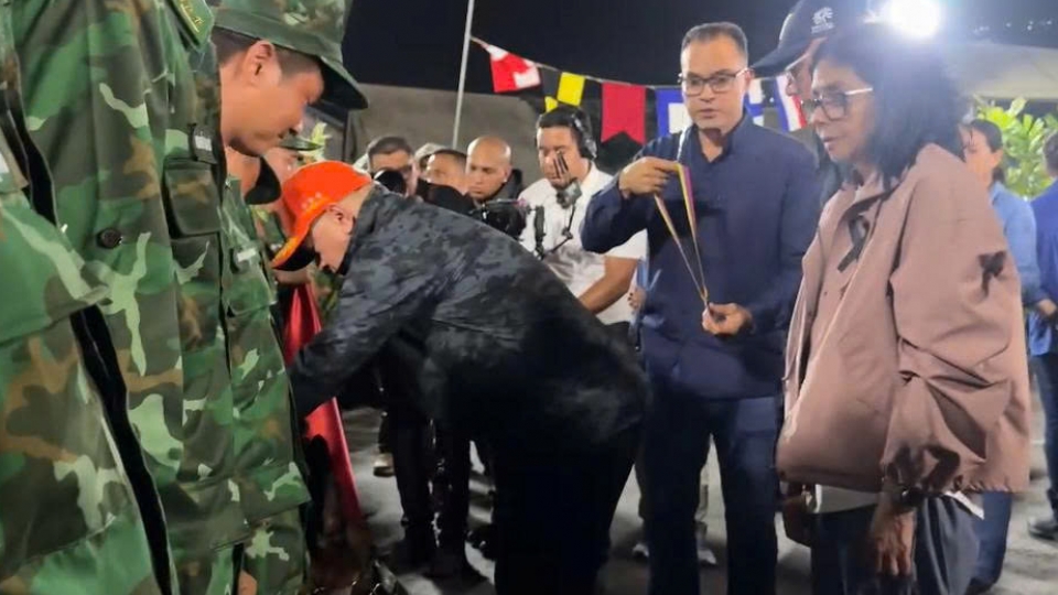 venezuela_tang_huan_chuong_cong_trang_cho_quan_khuyen_viet_nam_1.jpg