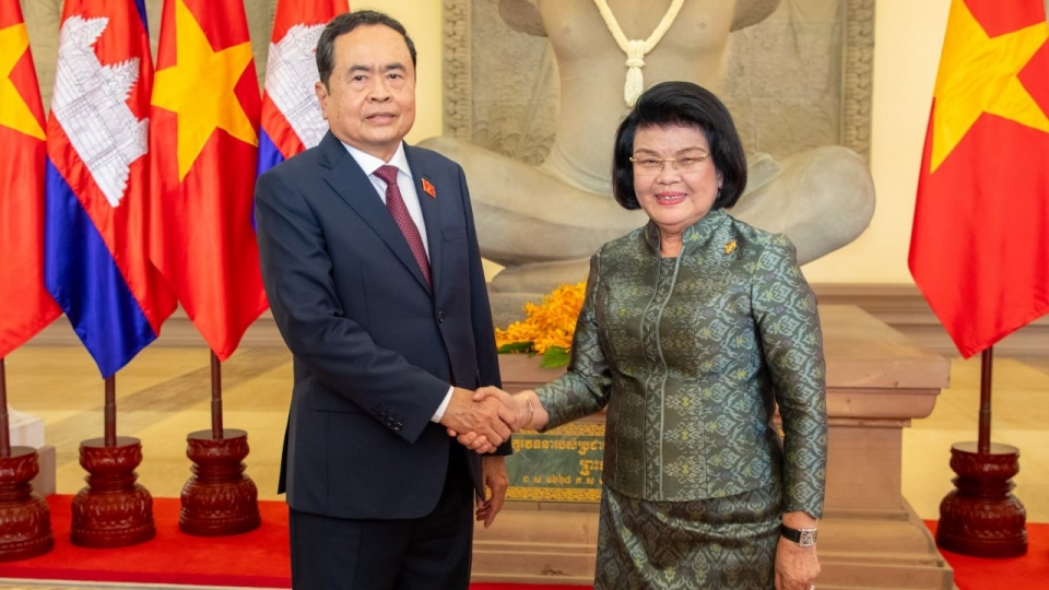 vov-chu-tich-quoc-hoi-tran-thanh-man-va-chu-tich-quoc-hoi-campuchia-samdech-khuon-sadary.jpg