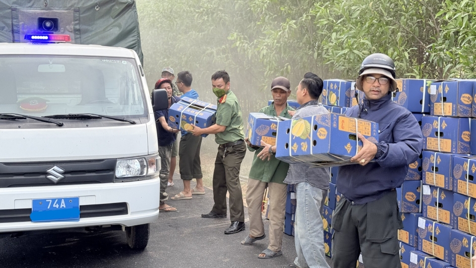 xe-tai-boc-chay.jpg