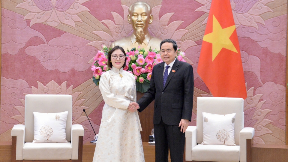 1-quoc-hoi-mong-co-tran-thanh-man-1.jpg