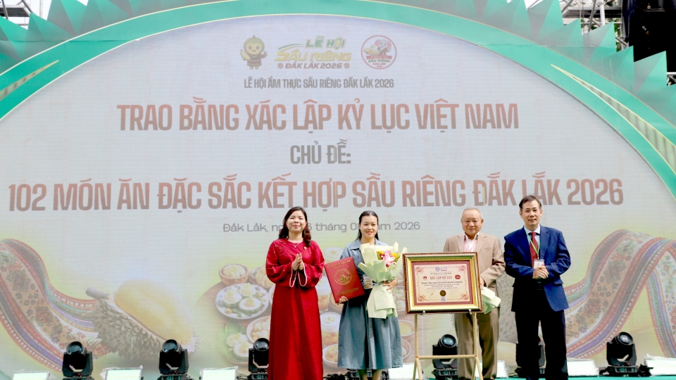 16-8-102-mon-an-1.jpg