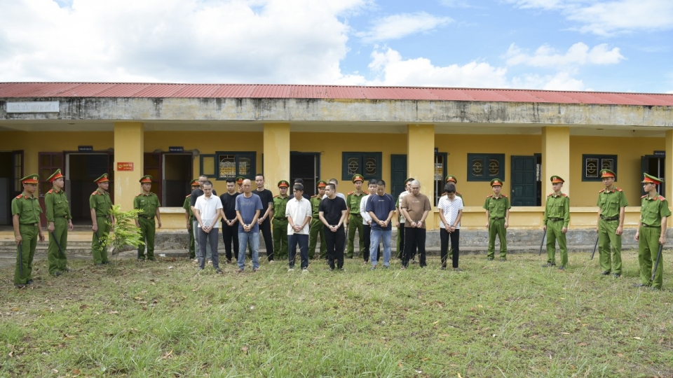 cac-doi-tuong-trong-duong-day-bi-bat-giu.jpg