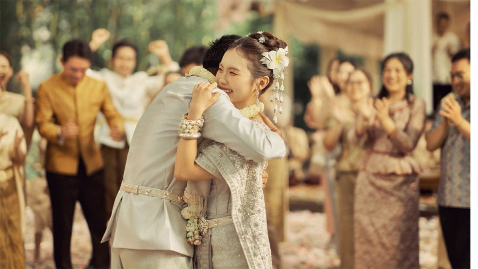 co_dau_phuong_my_chi_lan_toa_van_hoa_khmer_trong_hon_le_dep_nhu_mo-ava.jpg