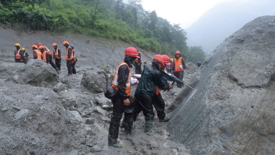 cuu-ho-thuy-dien-nepal.jpg