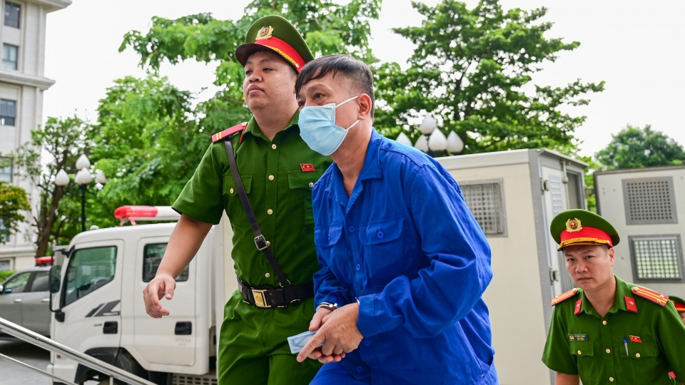 cuu-thu-truong-7.jpg