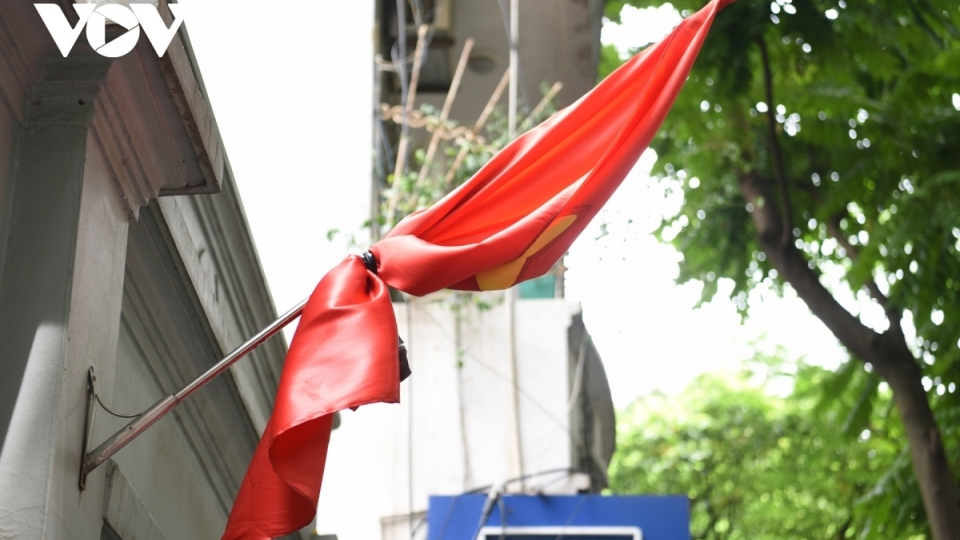 ha_noi_treo_co_ru_4_0.jpg