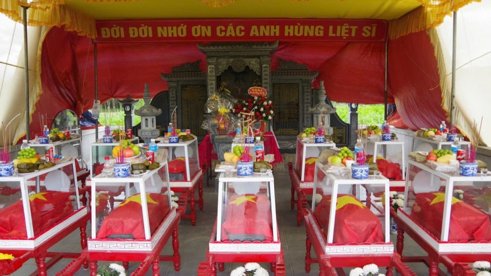 hai-cot-liet-si-duoc-tim-thay-o-khu-vuc-cau-nhi-duoc-quan-tai-nha-bia-tuong-niem-liet-si-trung-doan-88-su-doan-308.jpg