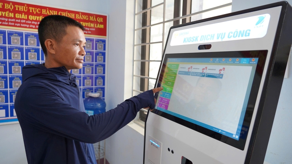 he-thong-kiosk-dich-vu-cong-tai-trung-tam-phuc-vu-hanh-chinh-cong-xa-tuyen-lam.jpg