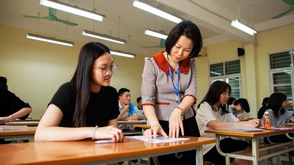 high-school-graduation-exam-in-vietnam.jpg