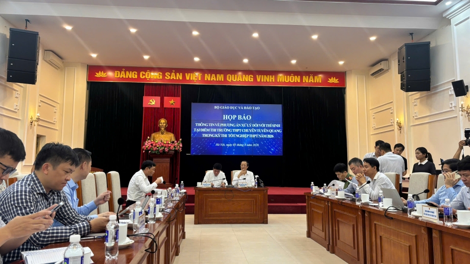 hop-bao-vu-diem-thi-chuyen-tuyen-quang-1.jpg