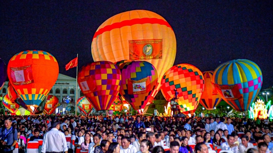 hot-air-baloon-festival-in-bac-lieu-ward-ca-mau-province.jpg