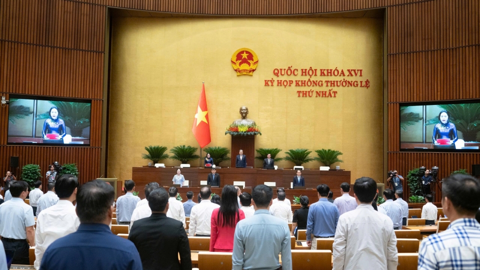 Quốc hội Việt Nam dành phút mặc niệm Chủ tịch Quốc hội Lào Saysomphone Phomvihane